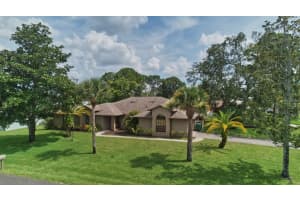 672 Altura Dr, COCOA