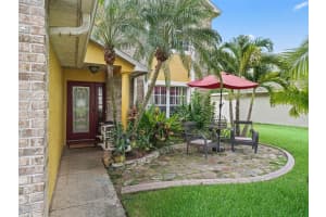 2013 IPSDEN DRIVE, ORLANDO, FL 32837 - MLS#MFRO6329582