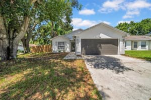 516 Center Point Rd, VALRICO