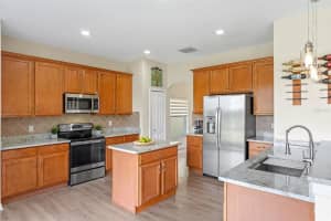 9826 HERON POINTE DRIVE, ORLANDO, FL 32832 - MLS#MFRO6330374