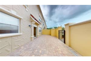 2298 Bella Vista Dr, DAVENPORT