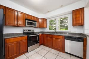 529 CRYSTAL LAKE DRIVE, ORLANDO, FL 32803 Sold 09/10/25