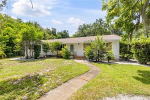 221 Delespine Dr, DEBARY