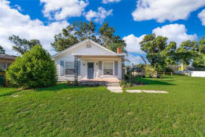 1420 E Lakeview Ave, EUSTIS