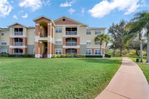 1949 SUMMER CLUB DRIVE, OVIEDO, FL 32765 - MLS#MFRO6331537