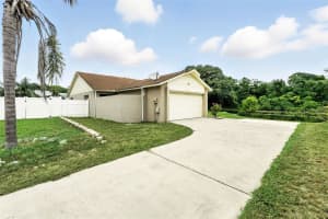7113 MARVISTA COURT, ORLANDO, FL 32835 - MLS#MFRO6331542