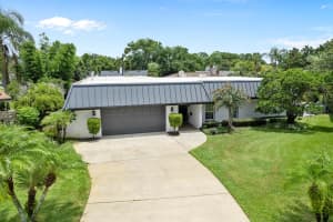210 Shell Pt W, MAITLAND