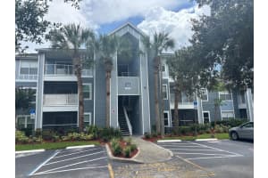 709 Secret Harbor Ln #107, LAKE MARY
