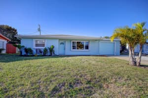 22 Plaza Dr, ORMOND BEACH