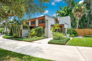 500 LINSON COURT, EDGEWOOD, FL 32809 Sold 10/23/25