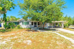 423 TEXAS AVENUE, TAVARES, FL 32778 Sold 10/17/25