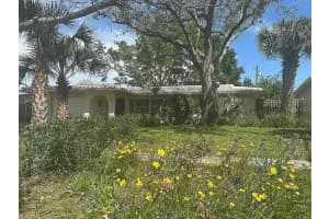 563 Gershwin Dr, LARGO