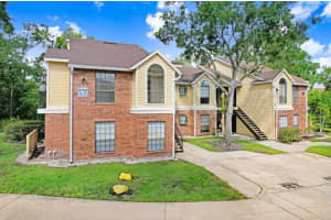 8702 MALLARD RESERVE DRIVE, TAMPA, FL 33614 - MLS#MFRO6332683