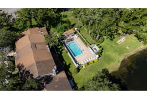 10132 LAKE OAK CIRCLE, TAMPA, FL 33624 - MLS#MFRO6332727
