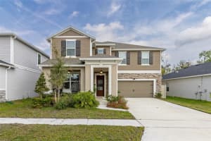 1262 Augustus Dr, DAVENPORT