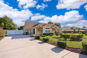 1054 Platinum Ct, DELTONA