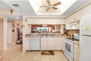 6475 SHORELINE DRIVE, ST PETERSBURG, FL 33708 - MLS#MFRO6333299