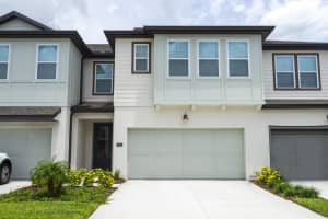 700 Benoi Dr, DAVENPORT