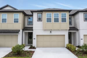 632 Benoi Dr, DAVENPORT