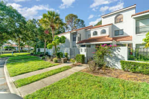 4706 SUTTON TERRACE, ORLANDO, FL 32811 - MLS#MFRO6333638