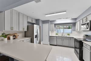7114 MARVISTA COURT, ORLANDO, FL 32835 - MLS#MFRO6333686