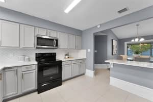 7114 MARVISTA COURT, ORLANDO, FL 32835 - MLS#MFRO6333686