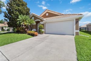 6429 WINDER OAKS BOULEVARD, ORLANDO, FL 32819 - MLS#MFRO6333978
