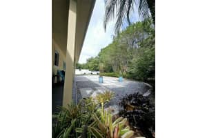 2600 CRYSTAL LAKE AVENUE, ORLANDO, FL 32806 - MLS#MFRO6334627
