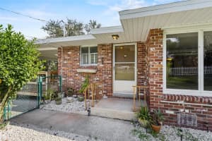 1422 8TH AVENUE, MOUNT DORA, FL 32757 - MLS#MFRO6334659
