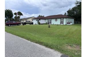 311 Oak Track Dr, OCALA