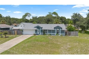 2226 Captain Dr, DELTONA