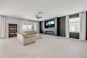 560 KEYHOLD LOOP, APOPKA, FL 32712 Sold 10/03/25