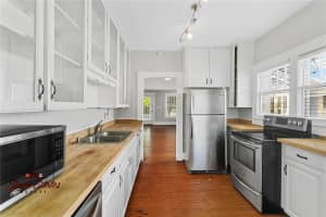 627 HYER AVENUE, ORLANDO, FL 32803 - MLS#MFRO6334998