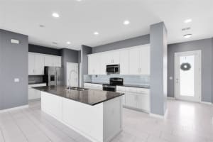 2702 SCARBOROUGH COURT, KISSIMMEE, FL 34744 - MLS#MFRO6335151