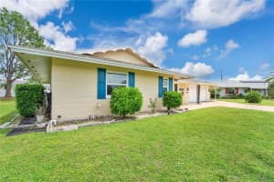 1207 SIMMONS WAY, SUN CITY CENTER, FL 33573 Sold 11/17/25