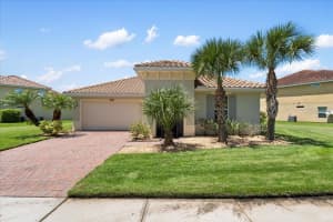 3878 CARRICK BEND DR, KISSIMMEE, FL 34746 - MLS#MFRO6335795