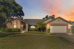 2530 Creekview Cir, OVIEDO