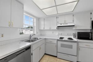 2560 GOLF COURSE DRIVE, SARASOTA, FL 34234 - MLS#MFRO6336452