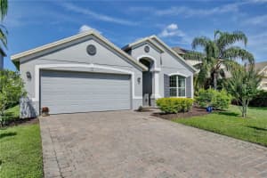 416 Treasure Ln, SANFORD