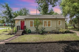 220 Avocado Ave, SANFORD
