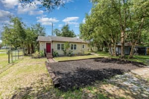 220 AVOCADO AVENUE, SANFORD, FL 32771 - MLS#MFRO6336621