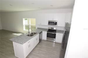 458 LAKE SHORE PARKWAY, DAVENPORT, FL 33896 - MLS#MFRO6337258