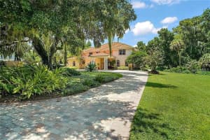 627 Yorktown Dr, LEESBURG