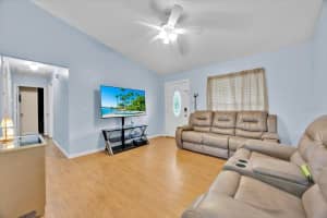 605 KINGS LANE, WINTER HAVEN, FL 33880 - MLS#MFRO6337410