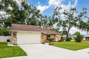 8434 CYPRESS LAKE CIRCLE, SARASOTA, FL 34243 - MLS#MFRO6337470