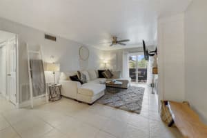 910 LAKE DESTINY ROAD, ALTAMONTE SPRINGS, FL 32714 - MLS#MFRO6337649