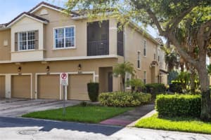2805 Oakwater Dr #166, KISSIMMEE