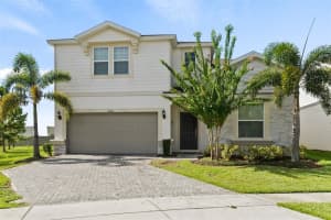 2070 Lelani Cir, DAVENPORT