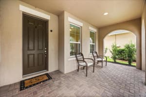 10525 ARBOR VIEW BOULEVARD, ORLANDO, FL 32825 Sold 10/16/25
