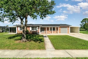 1216 W Wellington Dr, DELTONA